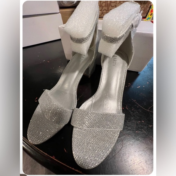 PARTY Women's Open Toe Ankle Strap Low Block Chunky Heels Sandals VIANNA-SILVER - Picture 1 of 3